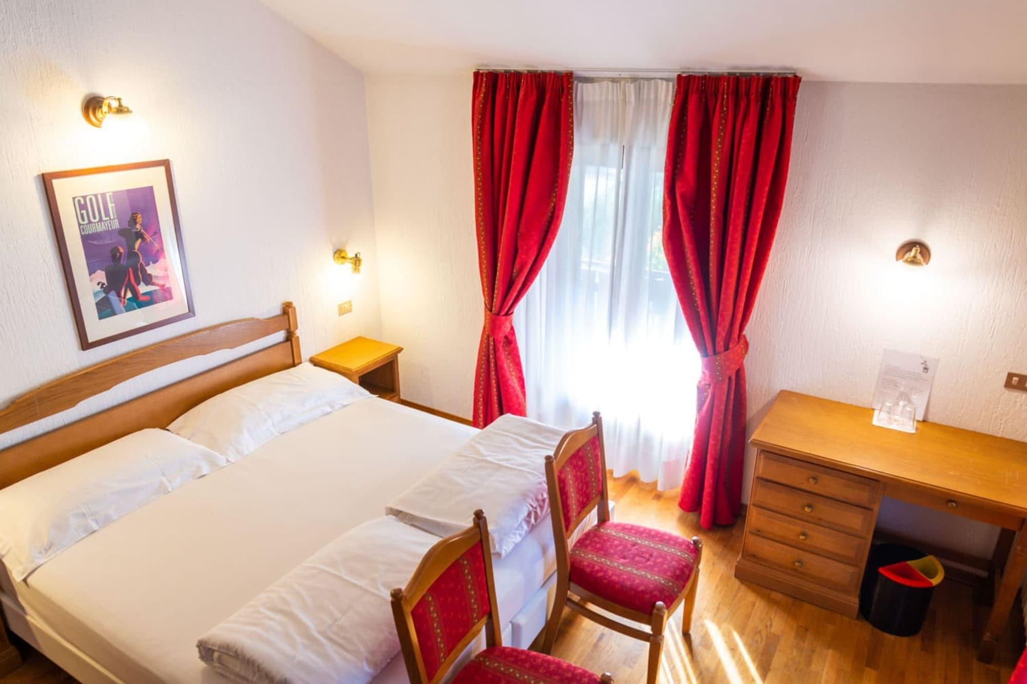 Hotel Berthod Курмайор Экстерьер фото