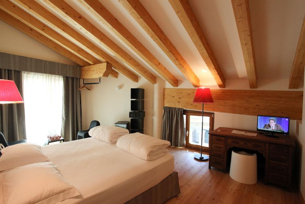 Hotel Berthod Курмайор Экстерьер фото